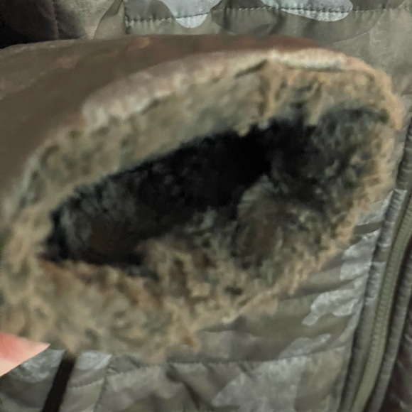 The North Face xlg girls size 18 Black and Gray Camouflage Ski Jacket reversible - Picture 5 of 16